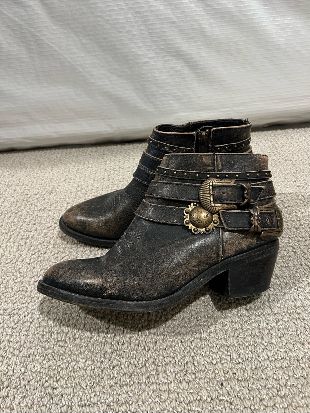 Corral Circle G Black Leather Distressed Buckle Ankle Boots Zip Sz 8 1/2 P5101 ,